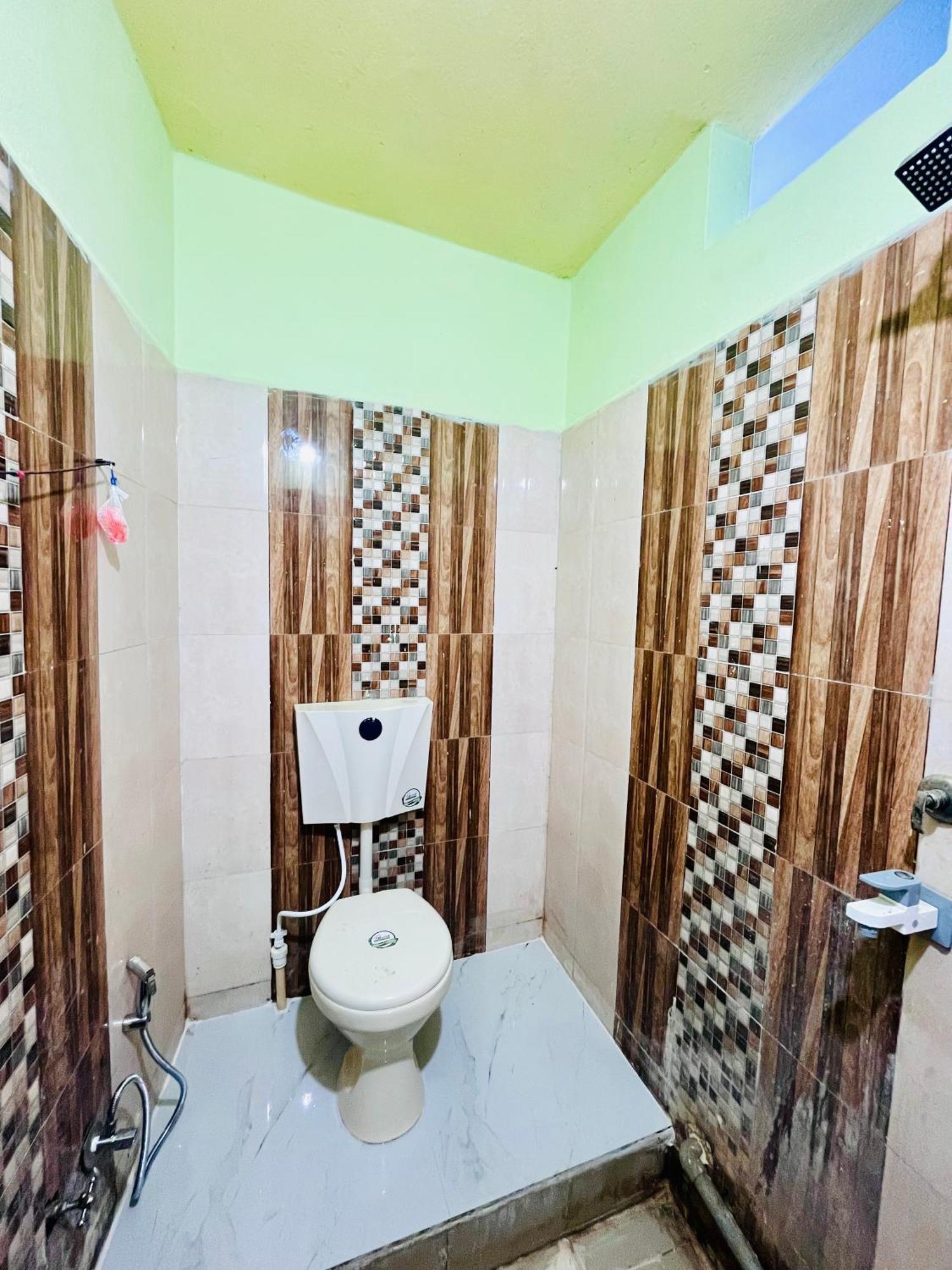 אויאיין Rai Guest House מראה חיצוני תמונה